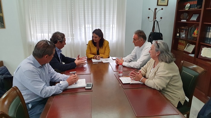 Imagen de archivo de la primera reunión mantenida entre el Ayuntamiento y la Cámara de Comercio en noviembre de 2019.